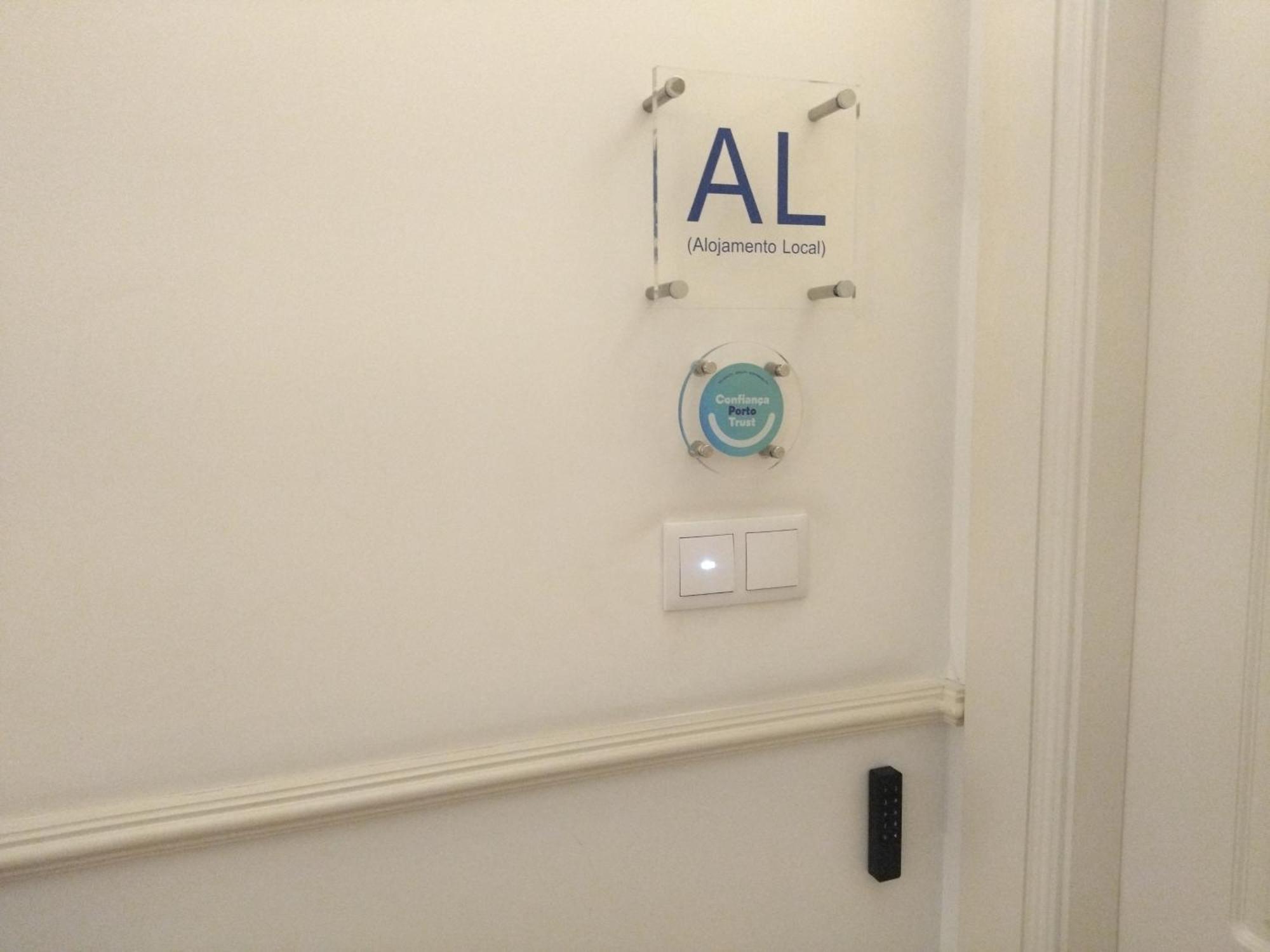 Santa Catarina Patio Apartment - With Washer Machine Πόρτο Εξωτερικό φωτογραφία